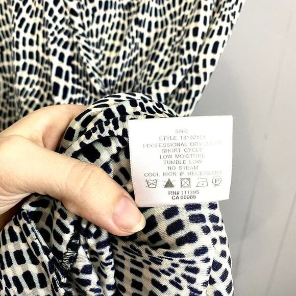 Tory Burch Gray Printed Ivette 100% Silk Jersey Short Sleeve Wrap Dress XS - Picture 3 of 9